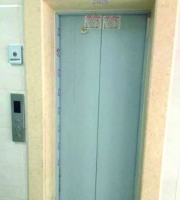 你见过如此迷你的电梯吗?业主吐槽电梯小暖气少