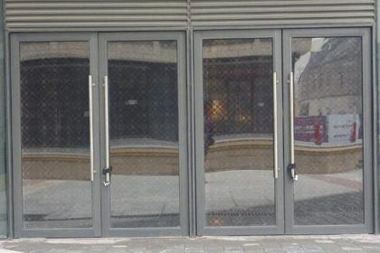 不锈钢玻璃门优点 不锈钢玻璃门如何选购